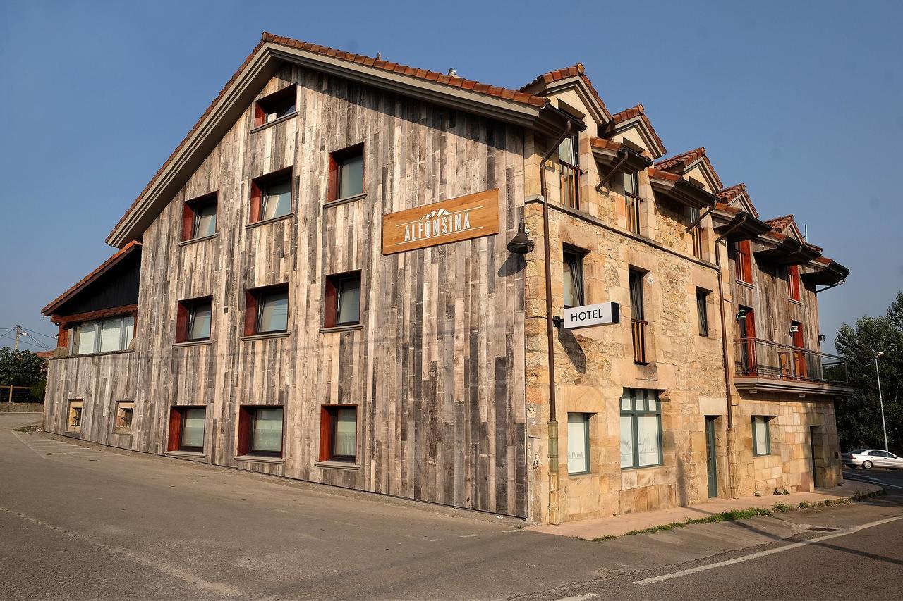 Hotel La Alfonsina Santibanez de Villacarriedo Exteriör bild